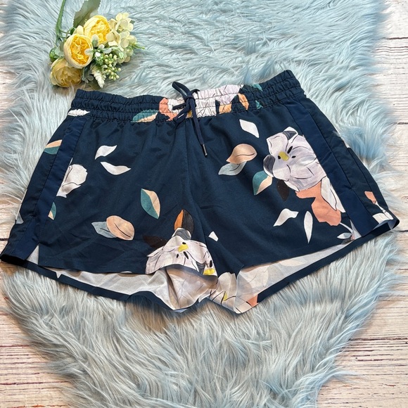 Athleta Floral Print Baja Shorts sz 6 - Picture 1 of 8
